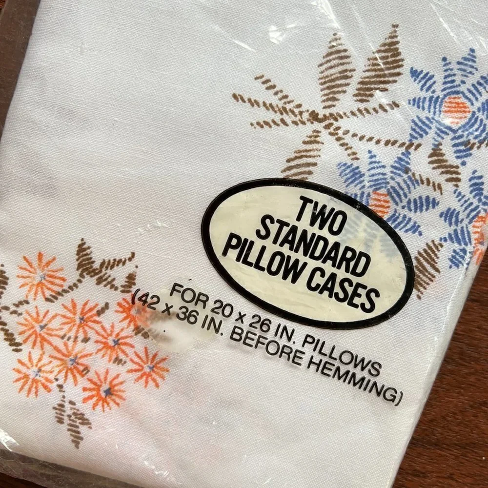 Tastemaker Vintage NOS No Iron Muslin Floral Standard Pillowcases Pair 70s